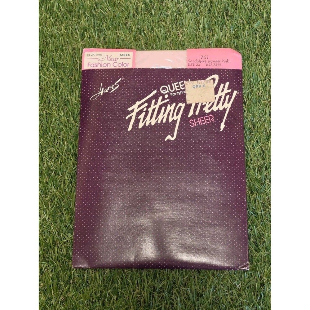 Hanes Fitting Pretty 2X Queensize Sheer Pantyhose #751 Powder Pink Sandalfoot